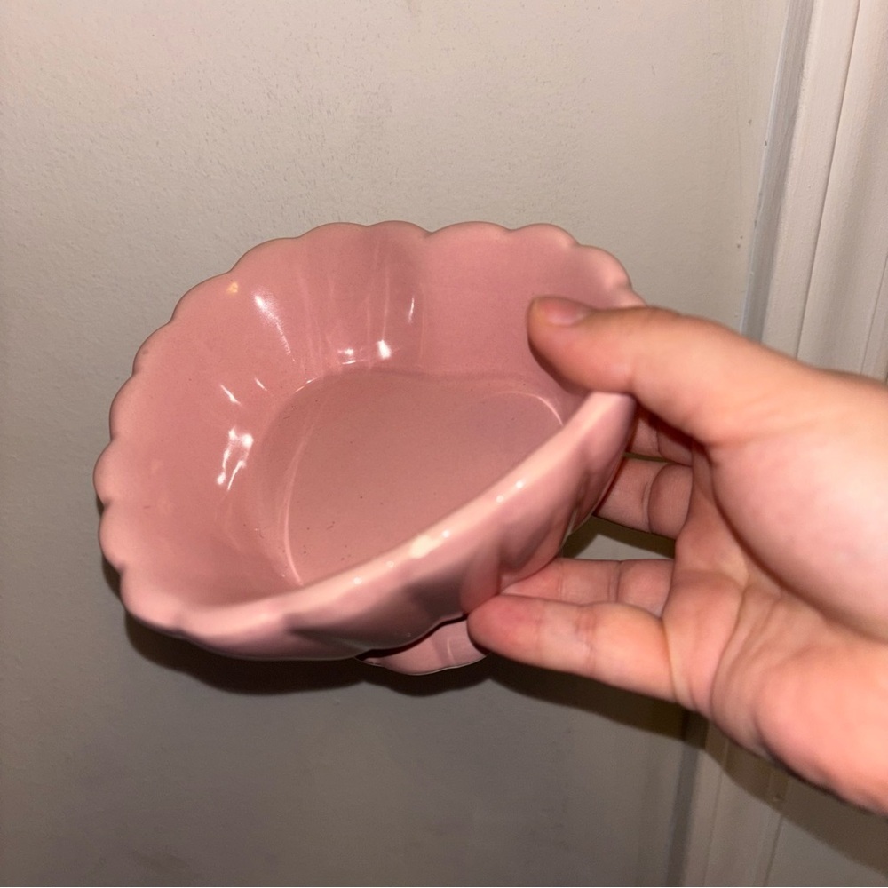 Pink Heart Shaped Scalloped Pedestal Ceramic Bowl - Picture 9 of 16